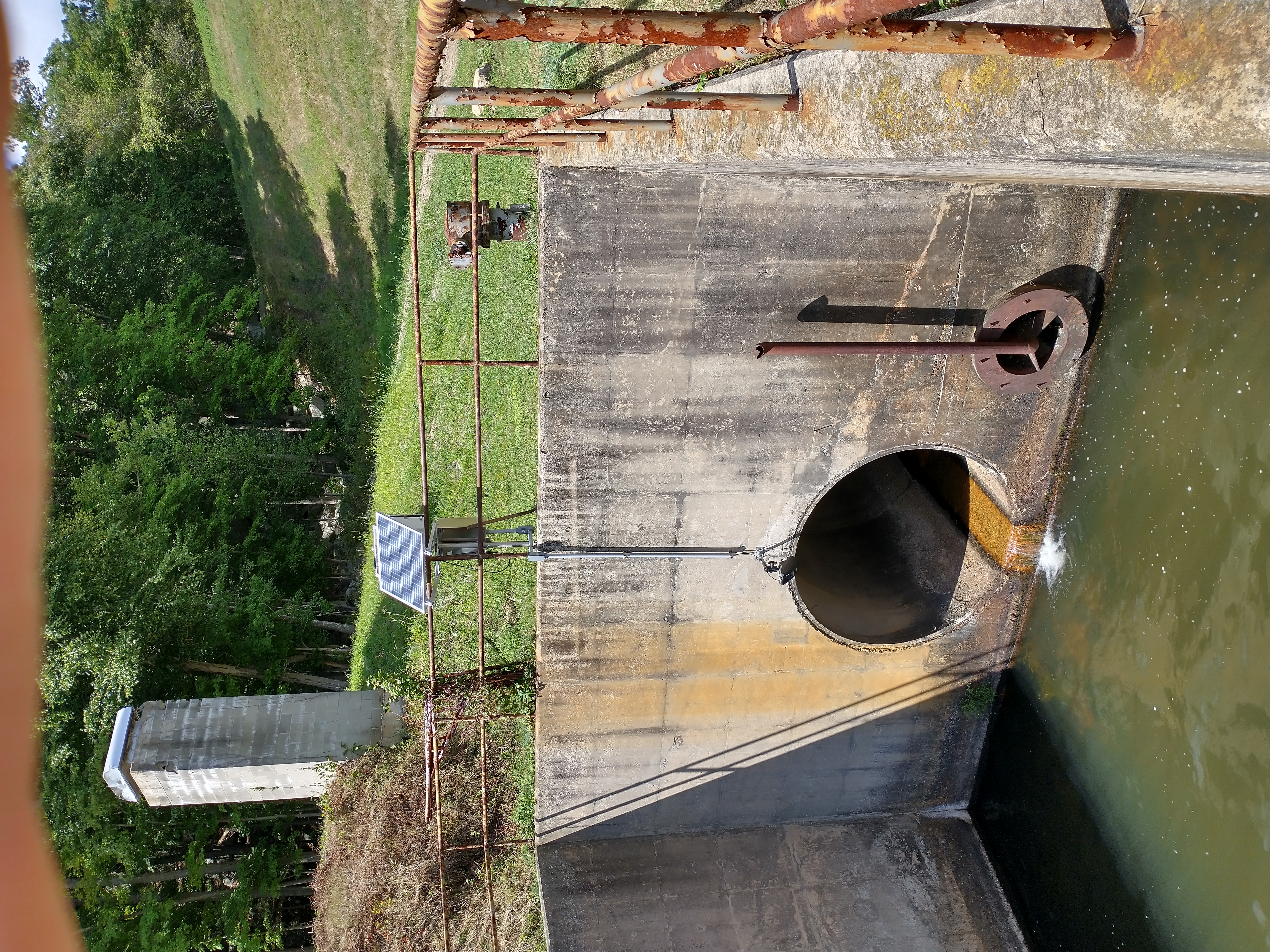 Large culvert monitoring installation